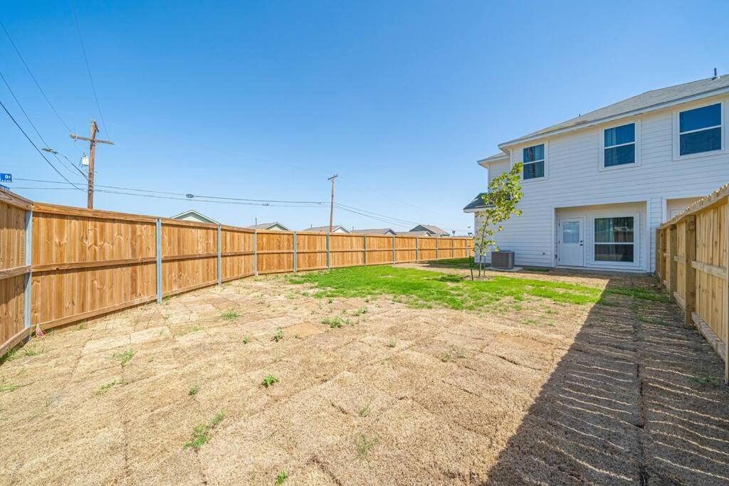 Gorgeous, Brand New 3 Bedrooms Home- Built 2024, Near Seaworld & Lackland Afb San Antonio